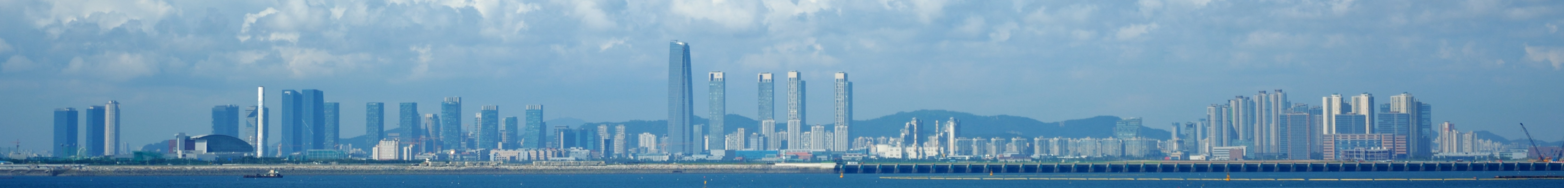 https://upload.wikimedia.org/wikipedia/commons/c/c3/Songdo_Panorama.PNG