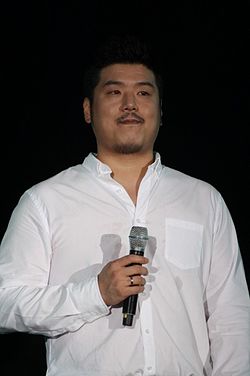 https://upload.wikimedia.org/wikipedia/commons/thumb/2/2a/Young-Joon.jpg/250px-Young-Joon.jpg