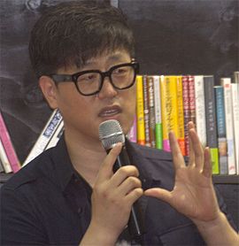 https://upload.wikimedia.org/wikipedia/commons/thumb/4/4b/KimJungHyuk.jpg/270px-KimJungHyuk.jpg