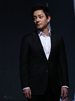 https://upload.wikimedia.org/wikipedia/commons/thumb/6/6b/Lee_Bum-Soo.jpg/250px-Lee_Bum-Soo.jpg