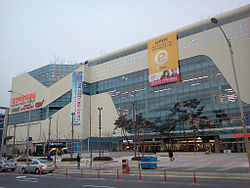 https://upload.wikimedia.org/wikipedia/commons/thumb/9/9c/Daejeon_Terminal_Complex.jpg/250px-Daejeon_Terminal_Complex.jpg