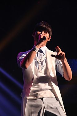 https://upload.wikimedia.org/wikipedia/commons/thumb/b/b3/Baek_Chan.jpg/250px-Baek_Chan.jpg