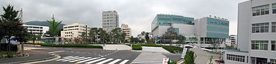 https://upload.wikimedia.org/wikipedia/commons/thumb/b/b3/PNU_Busan_campus_1.JPG/400px-PNU_Busan_campus_1.JPG