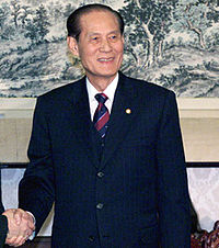 https://upload.wikimedia.org/wikipedia/commons/thumb/b/b6/Lee_Man-Sup.jpg/200px-Lee_Man-Sup.jpg