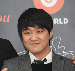 https://upload.wikimedia.org/wikipedia/commons/thumb/d/db/Ryu_Jae-Hyun.jpg/250px-Ryu_Jae-Hyun.jpg