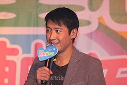 https://upload.wikimedia.org/wikipedia/commons/thumb/f/f2/LeonLai2006.jpg/250px-LeonLai2006.jpg