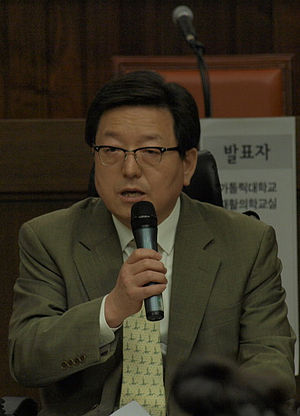 https://upload.wikimedia.org/wikipedia/ko/thumb/2/2e/Eunsoo.jpg/300px-Eunsoo.jpg