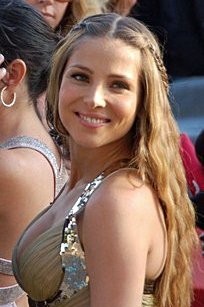 https://upload.wikimedia.org/wikipedia/commons/d/d3/Elsa_Pataky_Cannes_cropped.jpg