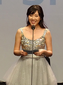 https://upload.wikimedia.org/wikipedia/commons/d/da/Min_Joo-Hee_from_acrofan.jpg