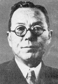 https://upload.wikimedia.org/wikipedia/commons/e/e3/Kim_Seong-Soo_1950.jpg