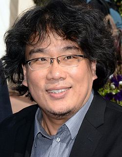 https://upload.wikimedia.org/wikipedia/commons/thumb/0/07/Bong_Joon-ho_Deauville_2013.jpg/250px-Bong_Joon-ho_Deauville_2013.jpg
