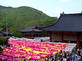 https://upload.wikimedia.org/wikipedia/commons/thumb/1/14/Korea-Busan-Beomeosa-01.jpg/120px-Korea-Busan-Beomeosa-01.jpg