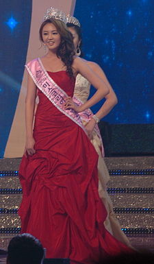 https://upload.wikimedia.org/wikipedia/commons/thumb/1/1c/Miss_Korea_2012_%28394%29_%28cropped%2C_1%29.jpg/225px-Miss_Korea_2012_%28394%29_%28cropped%2C_1%29.jpg