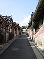 https://upload.wikimedia.org/wikipedia/commons/thumb/1/1d/Korea-Seoul-Bukchon-02.jpg/90px-Korea-Seoul-Bukchon-02.jpg