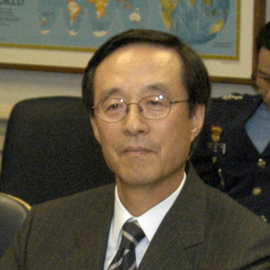 https://upload.wikimedia.org/wikipedia/commons/thumb/1/1f/Han_Sung_Joo_2003.png/270px-Han_Sung_Joo_2003.png