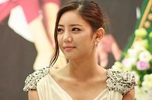 https://upload.wikimedia.org/wikipedia/commons/thumb/1/1f/Lee_Tae-im_at_the_press_conference_for_Please_Marry_Me_012.jpg/220px-Lee_Tae-im_at_the_press_conference_for_Please_Marry_Me_012.jpg