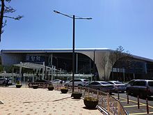 https://upload.wikimedia.org/wikipedia/commons/thumb/2/21/Pohang_Station_20150505_121822.jpg/220px-Pohang_Station_20150505_121822.jpg