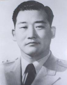 https://upload.wikimedia.org/wikipedia/commons/thumb/2/25/General_Choi_Young-hee.jpg/220px-General_Choi_Young-hee.jpg