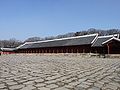 https://upload.wikimedia.org/wikipedia/commons/thumb/2/2f/Jongmyo-Jeongjeon.jpg/120px-Jongmyo-Jeongjeon.jpg