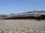 https://upload.wikimedia.org/wikipedia/commons/thumb/2/2f/Jongmyo-Jeongjeon.jpg/150px-Jongmyo-Jeongjeon.jpg