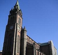 https://upload.wikimedia.org/wikipedia/commons/thumb/4/40/Myeongdongchurch.jpg/200px-Myeongdongchurch.jpg