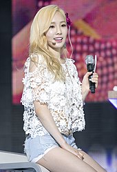 https://upload.wikimedia.org/wikipedia/commons/thumb/4/4e/Kim_Tae-yeon_at_Party_Showcase_on_July_2015_01.jpg/170px-Kim_Tae-yeon_at_Party_Showcase_on_July_2015_01.jpg