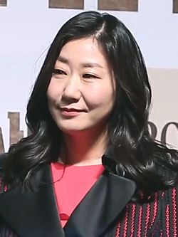 https://upload.wikimedia.org/wikipedia/commons/thumb/5/58/Ra_Mi-ran_in_2017.jpg/250px-Ra_Mi-ran_in_2017.jpg