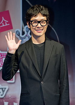 https://upload.wikimedia.org/wikipedia/commons/thumb/5/5c/Lee_Kyeon_from_acrofan.jpg/250px-Lee_Kyeon_from_acrofan.jpg