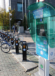 https://upload.wikimedia.org/wikipedia/commons/thumb/6/61/Dajeon_Public_Bicycle_Tashu_at_Government_Complex_Station.jpg/180px-Dajeon_Public_Bicycle_Tashu_at_Government_Complex_Station.jpg