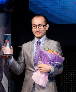 https://upload.wikimedia.org/wikipedia/commons/thumb/7/71/Park_Yong-un_%28yongun%29_from_acrofan.jpg/260px-Park_Yong-un_%28yongun%29_from_acrofan.jpg