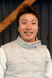 https://upload.wikimedia.org/wikipedia/commons/thumb/7/72/Choi_Byung-Chul_Challenge_Revenu_2013.jpg/200px-Choi_Byung-Chul_Challenge_Revenu_2013.jpg