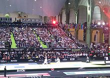 https://upload.wikimedia.org/wikipedia/commons/thumb/7/78/2010_World_fencing_championship_-_final_sabre_men_-_Won-Limbach_1.jpg/220px-2010_World_fencing_championship_-_final_sabre_men_-_Won-Limbach_1.jpg