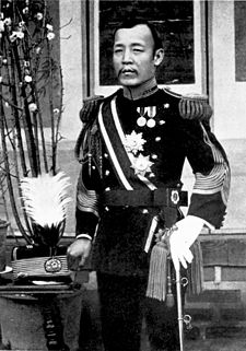 https://upload.wikimedia.org/wikipedia/commons/thumb/7/7f/Min_Yeong-hwan_Portrait.jpg/225px-Min_Yeong-hwan_Portrait.jpg