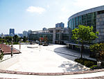 https://upload.wikimedia.org/wikipedia/commons/thumb/8/85/National_Center_for_Korean_Traditional_Performing_Arts_in_Busan.jpg/150px-National_Center_for_Korean_Traditional_Performing_Arts_in_Busan.jpg