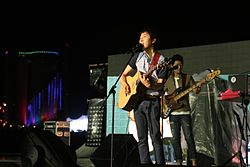 https://upload.wikimedia.org/wikipedia/commons/thumb/8/86/Busker_Busker_at_the_Expo_2012_Yeosu3.jpg/250px-Busker_Busker_at_the_Expo_2012_Yeosu3.jpg
