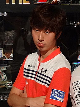 https://upload.wikimedia.org/wikipedia/commons/thumb/8/8b/Jung_Myung-Hoon_from_acrofan.jpg/260px-Jung_Myung-Hoon_from_acrofan.jpg