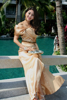 https://upload.wikimedia.org/wikipedia/commons/thumb/9/93/Miss_korea_07_Eun_Ju_Cho.jpg/220px-Miss_korea_07_Eun_Ju_Cho.jpg
