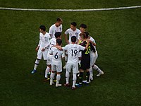https://upload.wikimedia.org/wikipedia/commons/thumb/9/99/FWC_2018_-_Group_F_-_KOR_v_SWE_-_Team_Korea_before_the_match.jpg/200px-FWC_2018_-_Group_F_-_KOR_v_SWE_-_Team_Korea_before_the_match.jpg