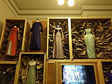 https://upload.wikimedia.org/wikipedia/commons/thumb/b/b6/Nora_Noh_fashion_01.jpg/220px-Nora_Noh_fashion_01.jpg