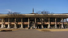 https://upload.wikimedia.org/wikipedia/commons/thumb/b/bb/Korea-Gyeongju.National.Museum-01.jpg/220px-Korea-Gyeongju.National.Museum-01.jpg