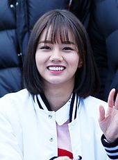 https://upload.wikimedia.org/wikipedia/commons/thumb/b/bb/Lee_Hye-ri_at_a_fansigning_event_for_%22Reply_1988%22%2C_25_January_2016.jpg/170px-Lee_Hye-ri_at_a_fansigning_event_for_%22Reply_1988%22%2C_25_January_2016.jpg