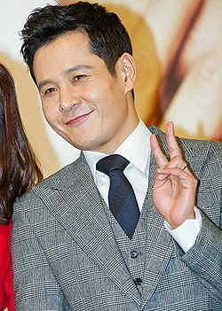 https://upload.wikimedia.org/wikipedia/commons/thumb/c/c4/Lee_Min-woo_%28actor%2C_born_1976%29_from_acrofan.jpg/250px-Lee_Min-woo_%28actor%2C_born_1976%29_from_acrofan.jpg