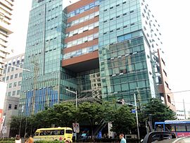 https://upload.wikimedia.org/wikipedia/commons/thumb/c/c5/Seoul_Seongbuk-gu_Office.JPG/270px-Seoul_Seongbuk-gu_Office.JPG