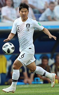 https://upload.wikimedia.org/wikipedia/commons/thumb/c/c7/Park_Joo-Ho_2018.jpg/200px-Park_Joo-Ho_2018.jpg