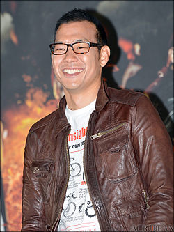 https://upload.wikimedia.org/wikipedia/commons/thumb/c/ca/Kim_Jin_Pyo_from_acrofan.jpg/250px-Kim_Jin_Pyo_from_acrofan.jpg
