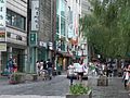 https://upload.wikimedia.org/wikipedia/commons/thumb/c/ca/Seoul-Insadong-01.jpg/120px-Seoul-Insadong-01.jpg