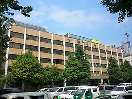 https://upload.wikimedia.org/wikipedia/commons/thumb/d/db/Gangdong-gu_office.JPG/270px-Gangdong-gu_office.JPG
