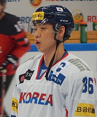 https://upload.wikimedia.org/wikipedia/commons/thumb/d/dd/2017_C1C_-_CAN_v_KOR_%2806%29.jpg/200px-2017_C1C_-_CAN_v_KOR_%2806%29.jpg