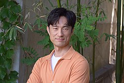 https://upload.wikimedia.org/wikipedia/commons/thumb/e/e2/Kim_Byung-chul.2019.jpg/250px-Kim_Byung-chul.2019.jpg