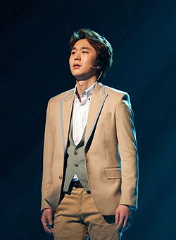 https://upload.wikimedia.org/wikipedia/commons/thumb/e/e5/Jo_Sungmo_from_acrofan.jpg/250px-Jo_Sungmo_from_acrofan.jpg